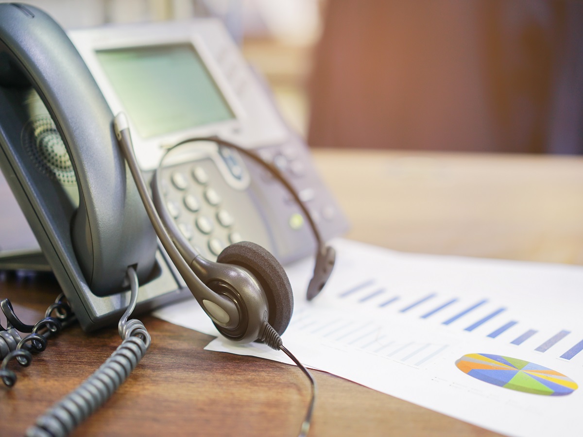 Simple guidelines of phone etiquette for business calls