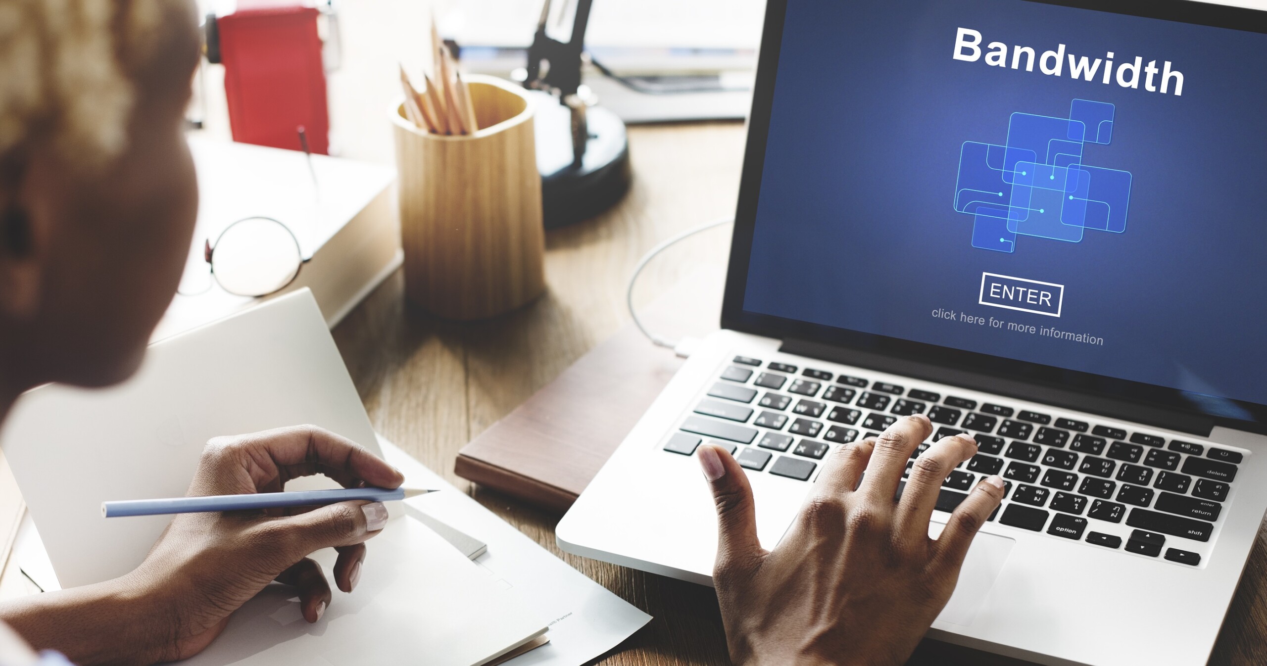 How much bandwidth does VoIP use