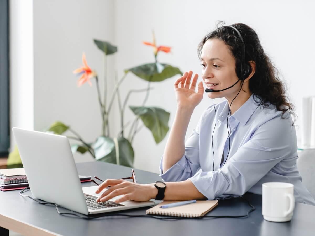 How to Build a Successful Call Center - Steps + Pricing - VoIPstudio