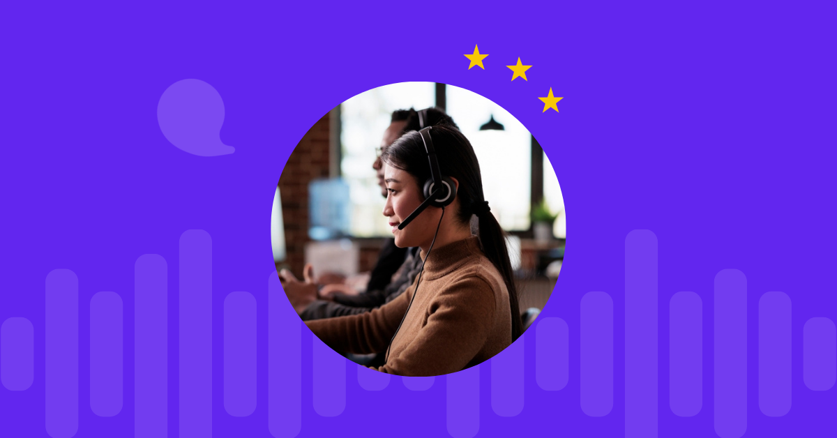 una mujer hablando con auriculares en un entorno de centro de contacto con tres ilustraciones de estrellas similares a las de una bandera de la UE que significan las regulaciones de la UE sobre el servicio al cliente